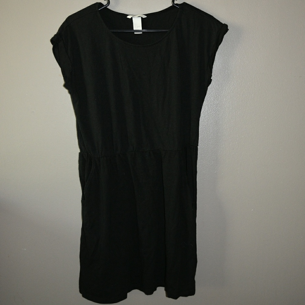 H&M t-shirt dress with pockets